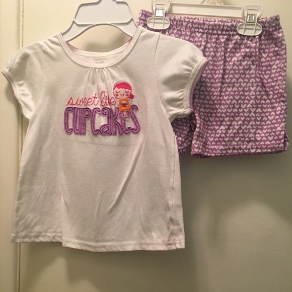 Just One You 2 Piece Pajama Set - Size 5T - Picture 1 of 2